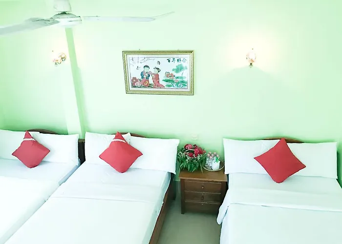 Ta Som & Tour Services Pensjonat 2*